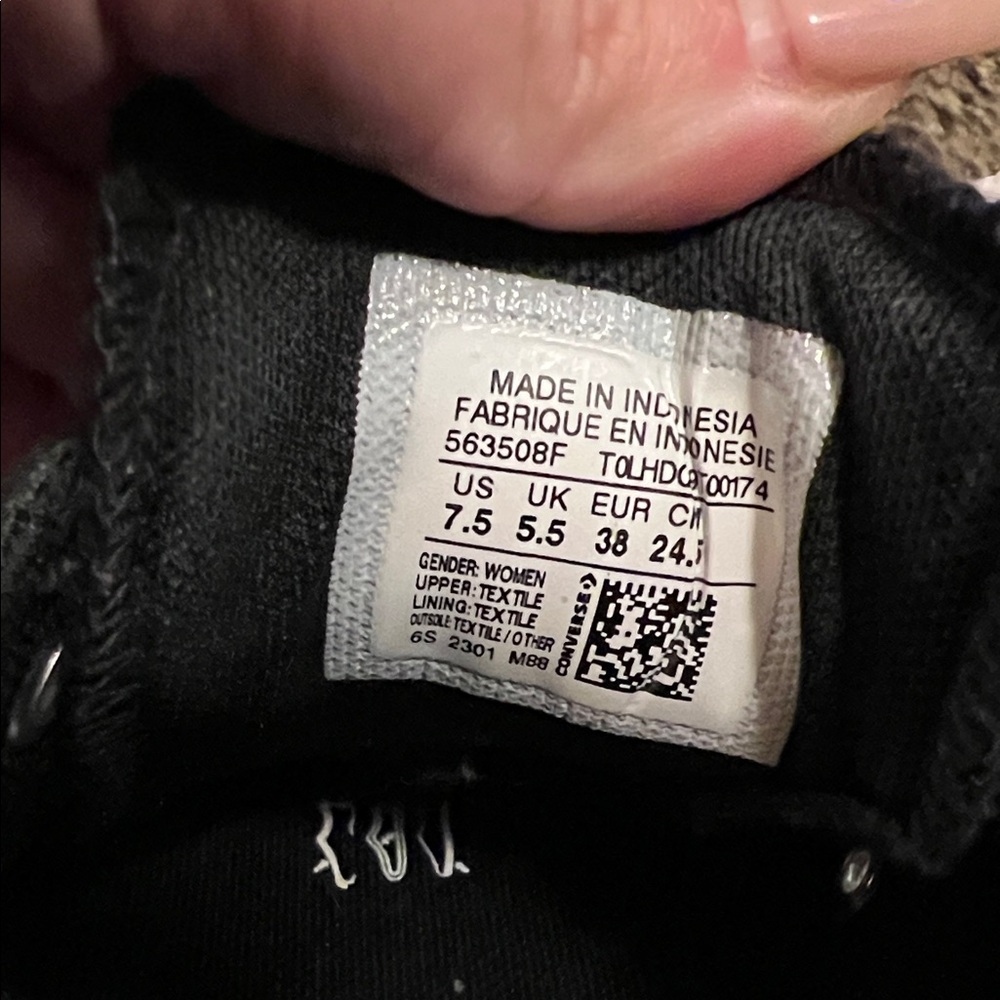 Converse Monochrome Lace-Up Sneakers - Picture 2 of 4